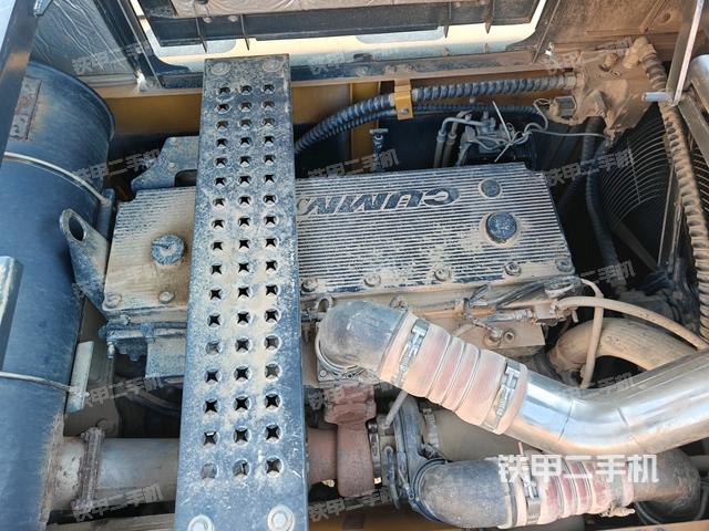 发动机室（上车部件）