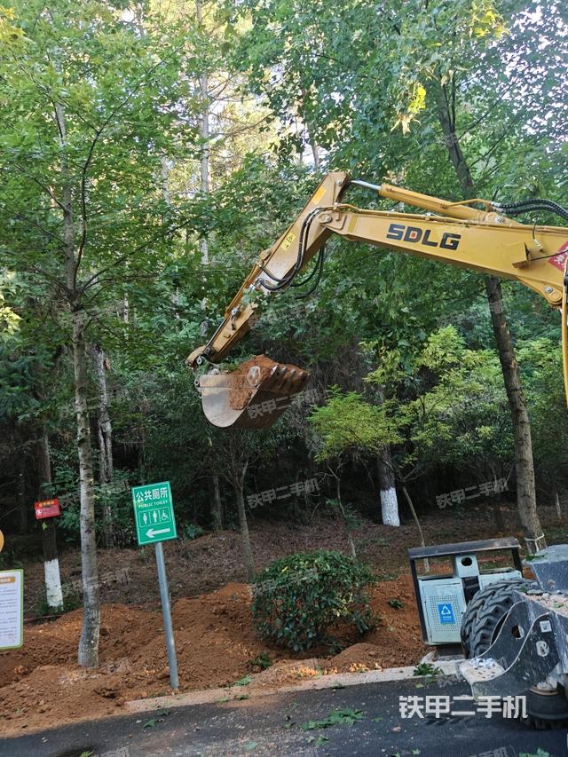 铲斗右后整体（工作和回转装置）