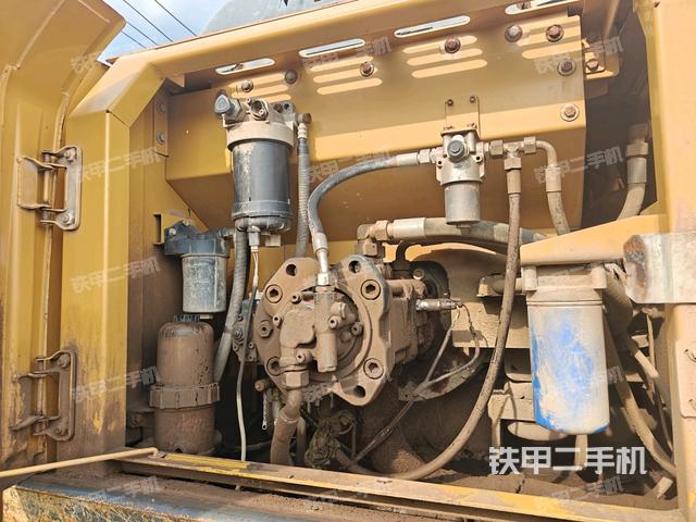 散熱器正面(大件艙室) 散熱器正面(大件艙室)