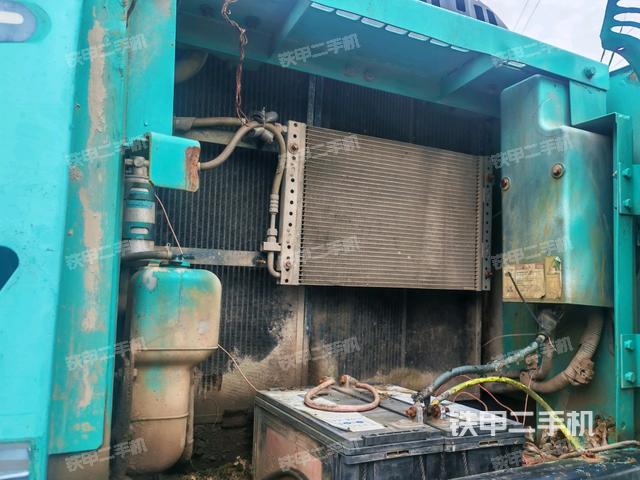 散熱器正面(大件艙室) 散熱器正面(大件艙室)