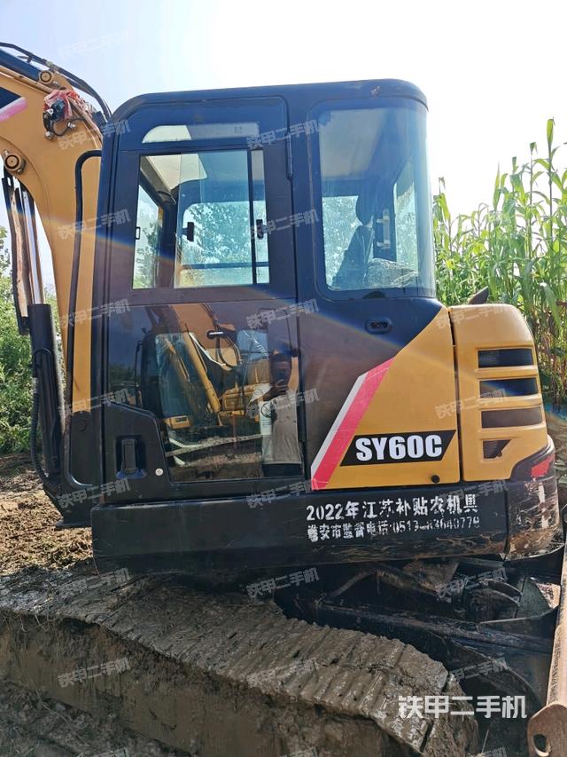 座椅左侧控制台/音响/含左手柄（驾驶室部分）