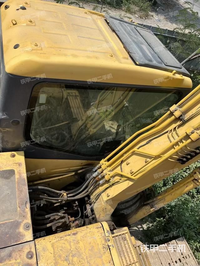 驾驶室顶部（整机外观）