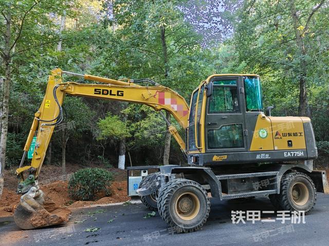 山東臨工E765F挖掘機(jī)