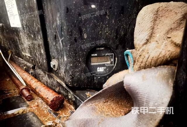 驾驶室整体(整机外观) 驾驶室整体(整机外观)