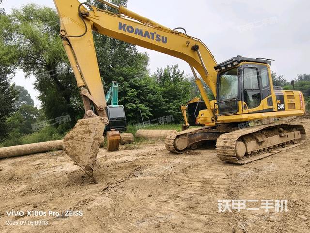 小松PC240LC-8M0挖掘機