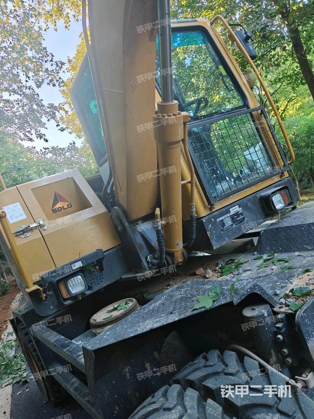 大臂根部 斜（工作和回转装置）