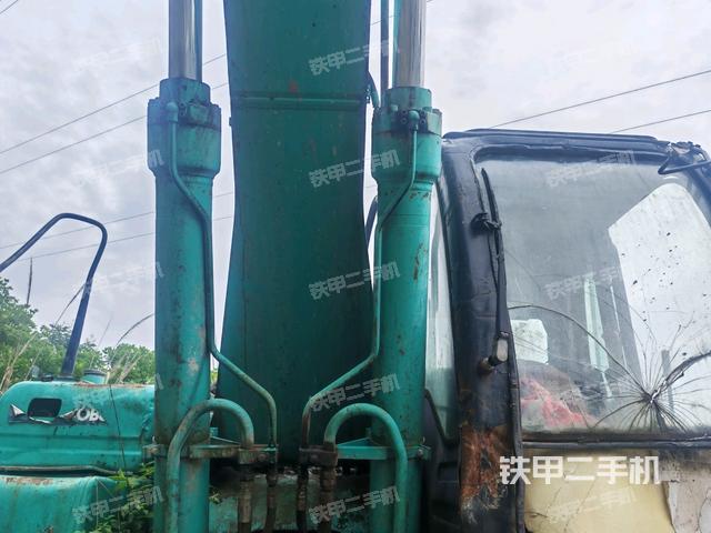 大臂油缸整體?豎拍(工作和回轉裝置) 大臂油缸整體?豎拍(工作和回轉裝置)