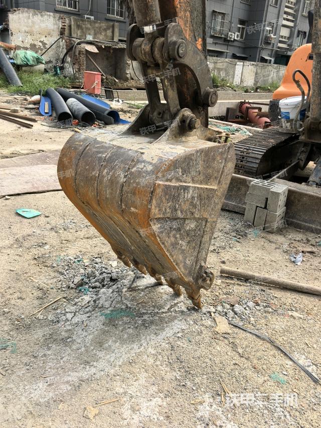 铲斗45度(工作和回转装置) 铲斗45度(工作和回转装置)