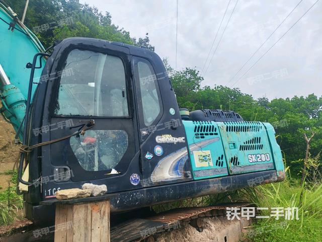 后窗玻璃角標(駕駛室部分) 后窗玻璃角標(駕駛室部分)