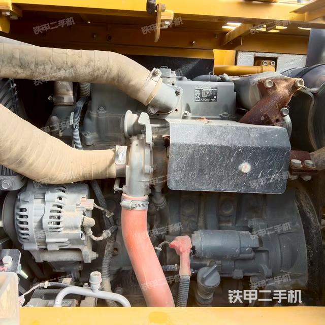 發(fā)動機整體俯視(整機外觀) 發(fā)動機整體俯視(整機外觀)