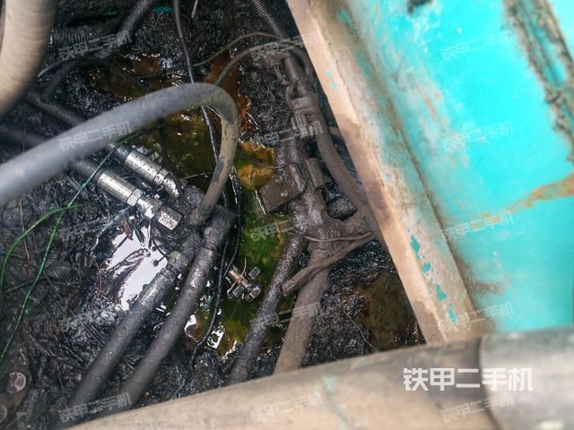 氣門室蓋螺絲特寫(上車部件) 氣門室蓋螺絲特寫(上車部件)