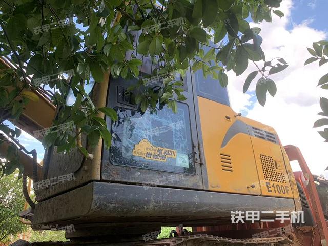 山东临工E680F挖掘机