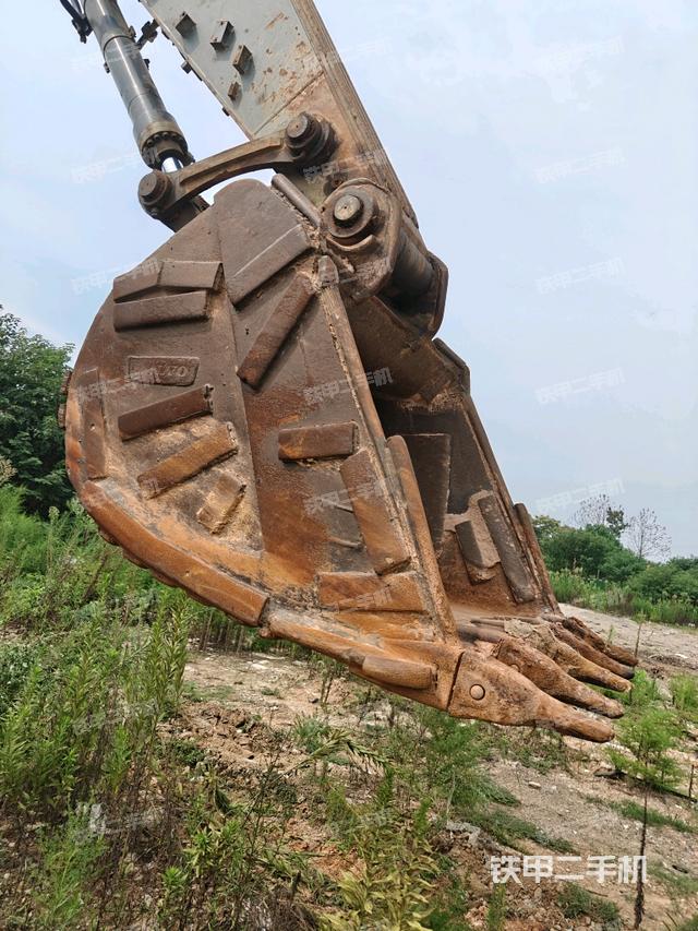 小臂整體左后(工作和回轉(zhuǎn)裝置) 小臂整體左后(工作和回轉(zhuǎn)裝置)