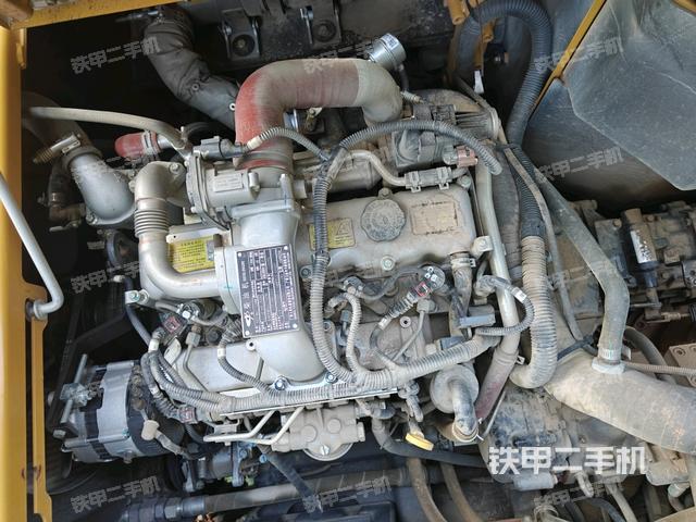 发动机室（上车部件）