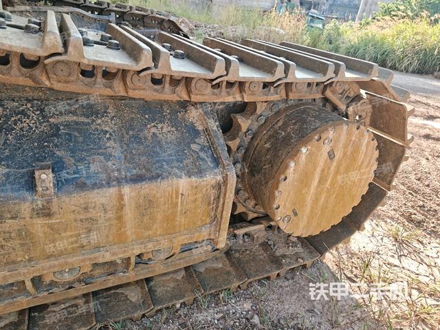 右驱动轮（行走机构）