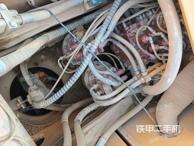 气门室盖螺丝特写（上车部件）