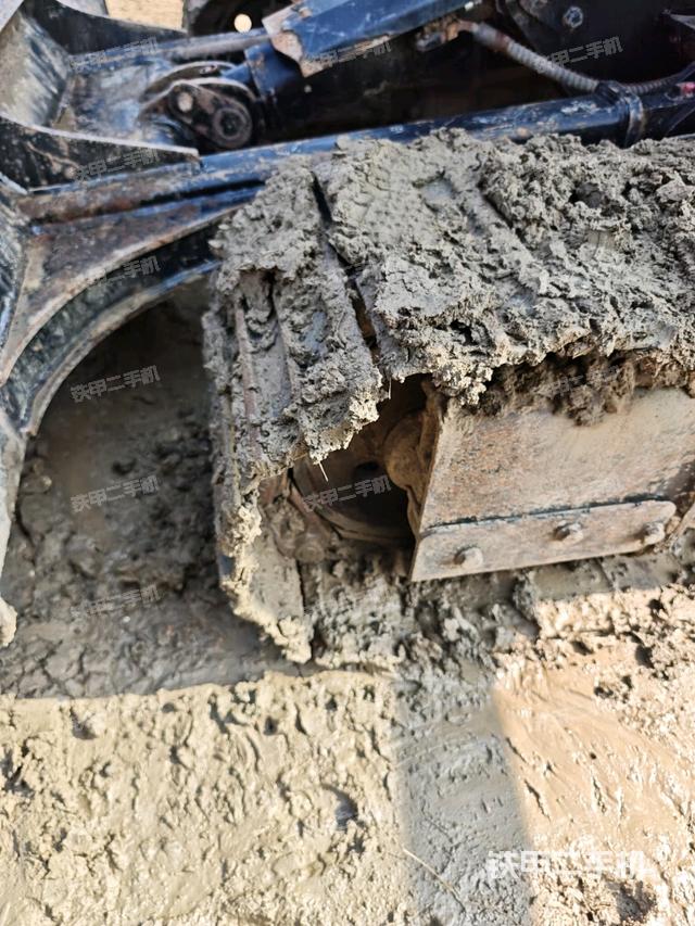 右驱动轮（行走机构）