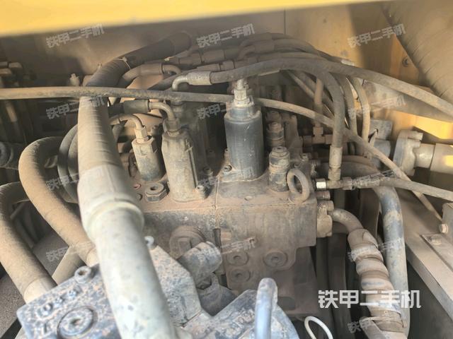 駕駛室頂部俯視(上車(chē)部件) 駕駛室頂部俯視(上車(chē)部件)