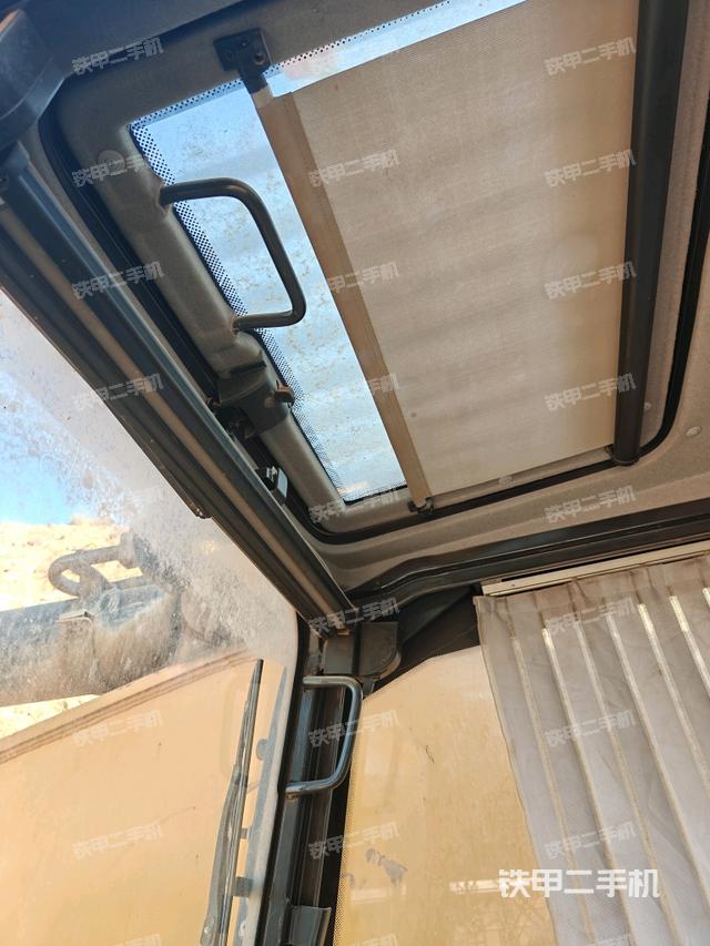 后窗玻璃角标（驾驶室部分）