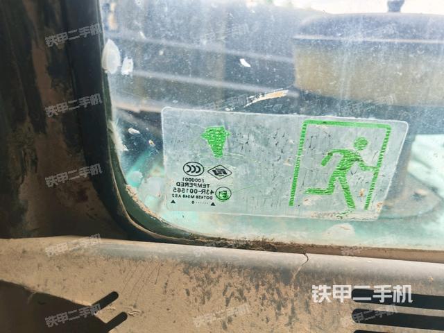 左后方玻璃角標(駕駛室部分) 左后方玻璃角標(駕駛室部分)