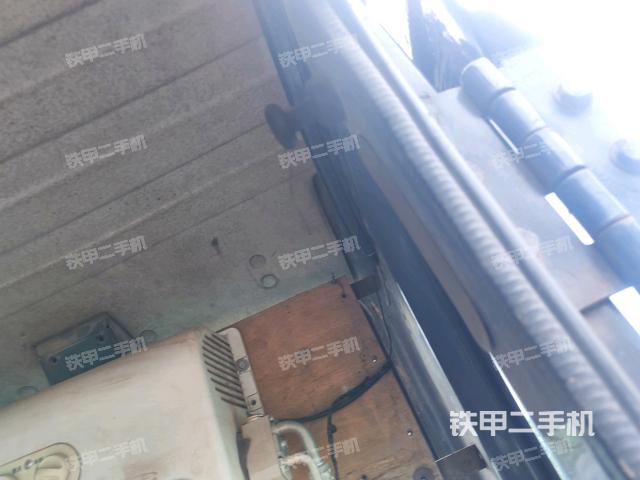 駕駛室左前45度(駕駛室部分) 駕駛室左前45度(駕駛室部分)