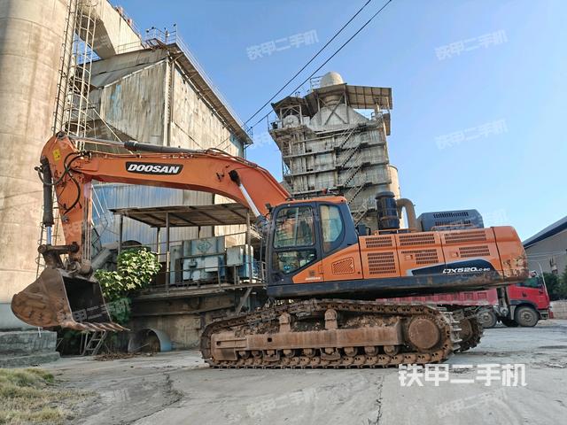 斗山DX450LC-9C挖掘机