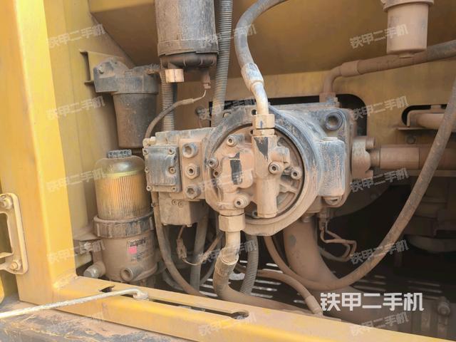 液壓泵斜45?左(大件艙室) 液壓泵斜45?左(大件艙室)