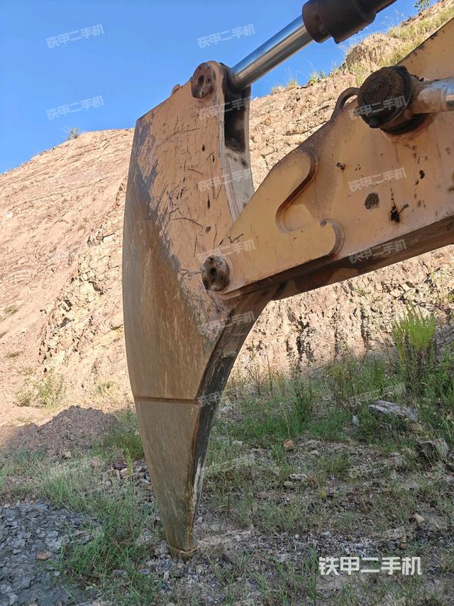 小臂整体左后（工作和回转装置）