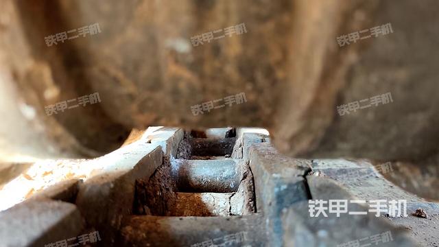 左側(cè)行走馬達(dá)蓋板(行走機(jī)構(gòu)) 左側(cè)行走馬達(dá)蓋板(行走機(jī)構(gòu))