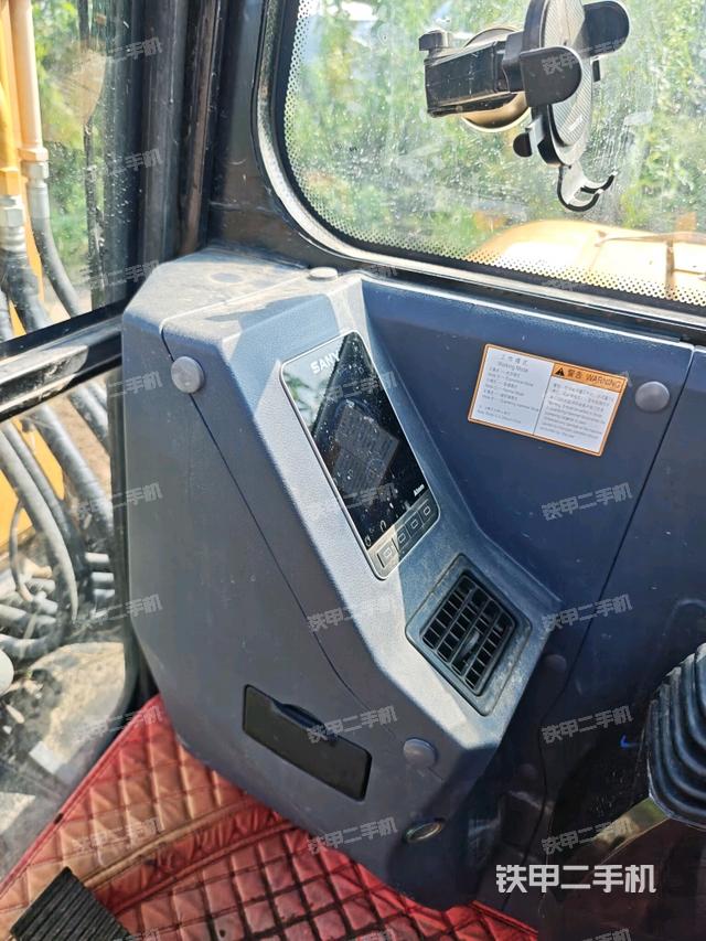  驾驶室正侧（驾驶室部分）