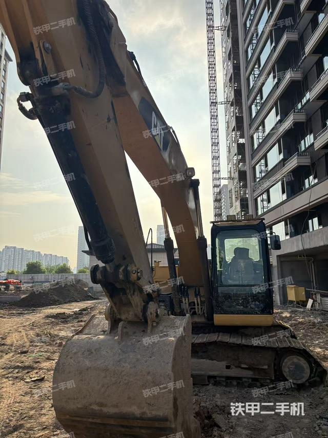大臂整體?右側(cè)(工作和回轉(zhuǎn)裝置) 大臂整體?右側(cè)(工作和回轉(zhuǎn)裝置)