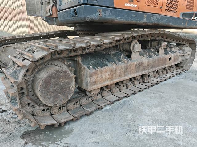 左側(cè)行走馬達(dá)蓋板(行走機(jī)構(gòu)) 左側(cè)行走馬達(dá)蓋板(行走機(jī)構(gòu))