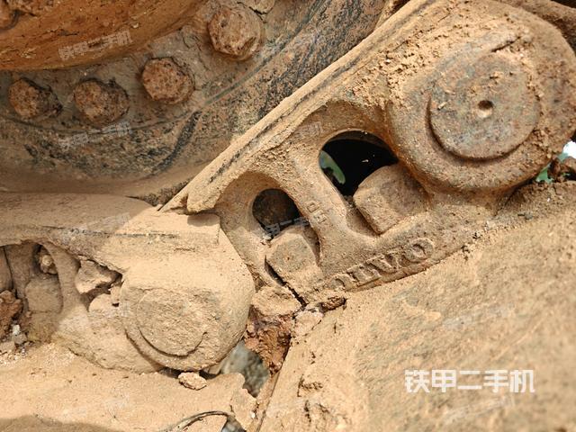 右側(cè)行走馬達蓋板(行走機構(gòu)) 右側(cè)行走馬達蓋板(行走機構(gòu))