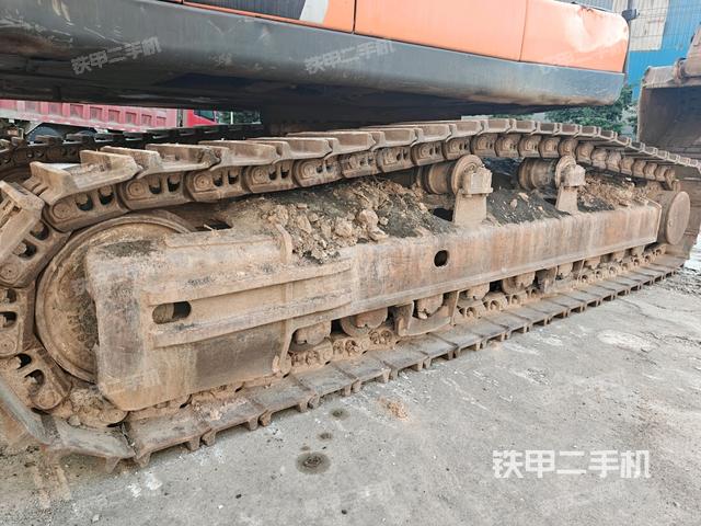 右側(cè)履帶整體(行走機(jī)構(gòu)) 右側(cè)履帶整體(行走機(jī)構(gòu))