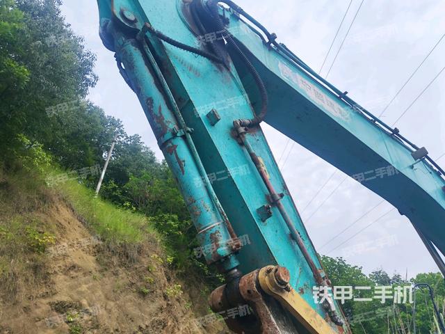 小臂整體左后(工作和回轉裝置) 小臂整體左后(工作和回轉裝置)