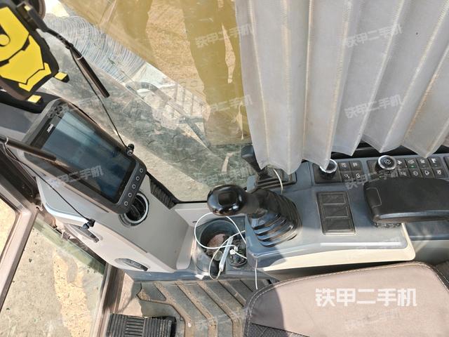 座椅左側(cè)控制臺(tái)/音響/含左手柄(駕駛室部分) 座椅左側(cè)控制臺(tái)/音響/含左手柄(駕駛室部分)
