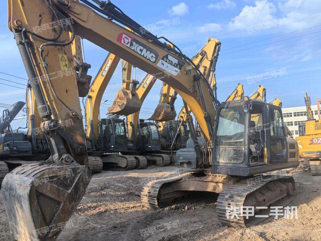右前45(整機(jī)外觀) 右前45(整機(jī)外觀)