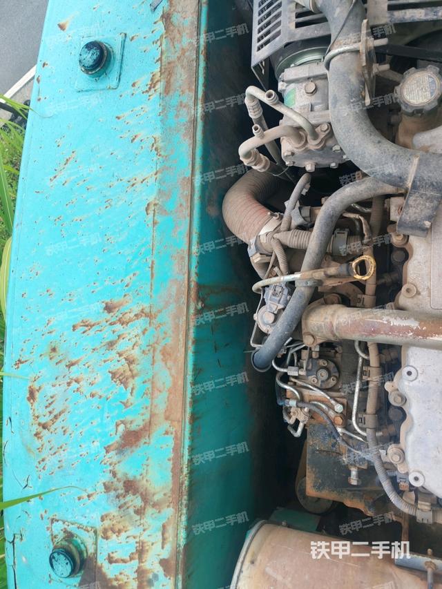 中央回轉接頭特寫(上車部件) 中央回轉接頭特寫(上車部件)