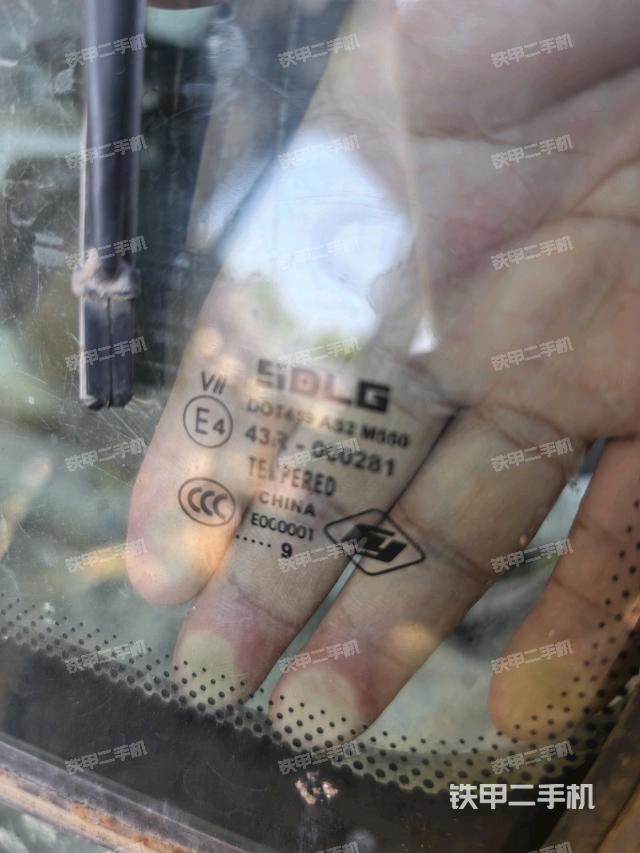 后窗玻璃角标（驾驶室部分）