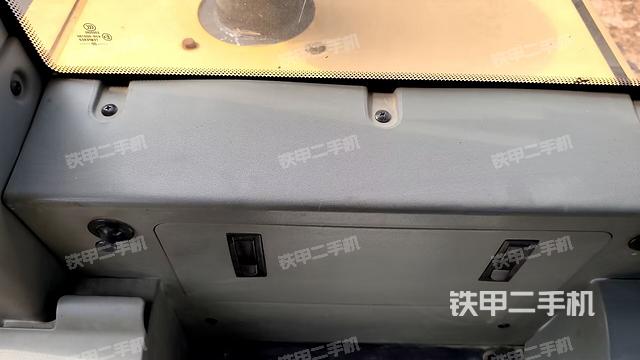 座椅后部(駕駛室部分) 座椅后部(駕駛室部分)