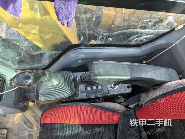 座椅左側(cè)控制臺(tái)/音響/含左手柄（駕駛室部分）