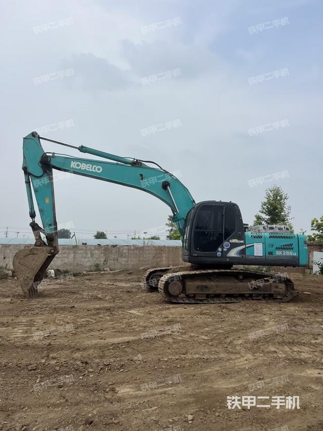 神钢SK250-8挖掘机