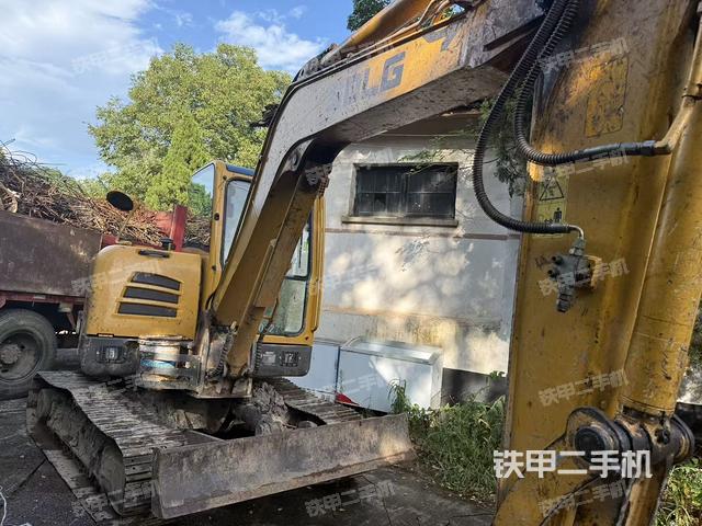 驾驶室整体（整机外观）