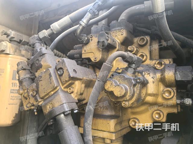 液壓泵斜45?右(大件艙室) 液壓泵斜45?右(大件艙室)