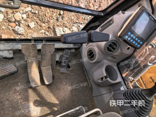 座椅左側(cè)控制臺(tái)/音響/含左手柄(駕駛室部分) 座椅左側(cè)控制臺(tái)/音響/含左手柄(駕駛室部分)