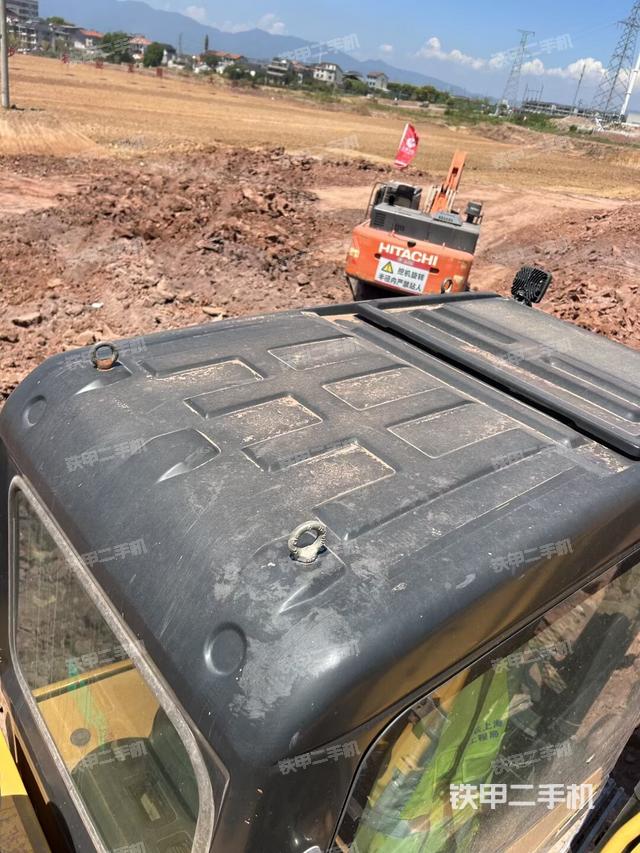 駕駛室頂部俯視(上車部件) 駕駛室頂部俯視(上車部件)