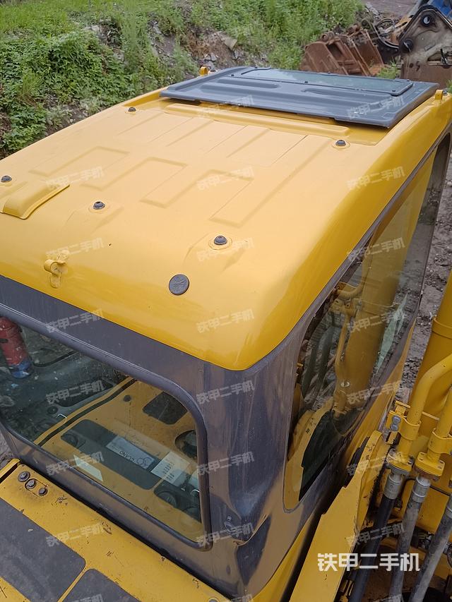 驾驶室顶部（整机外观）