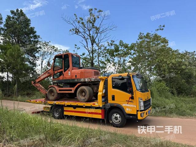 整機(jī)右后45°(整機(jī)外觀) 整機(jī)右后45°(整機(jī)外觀)