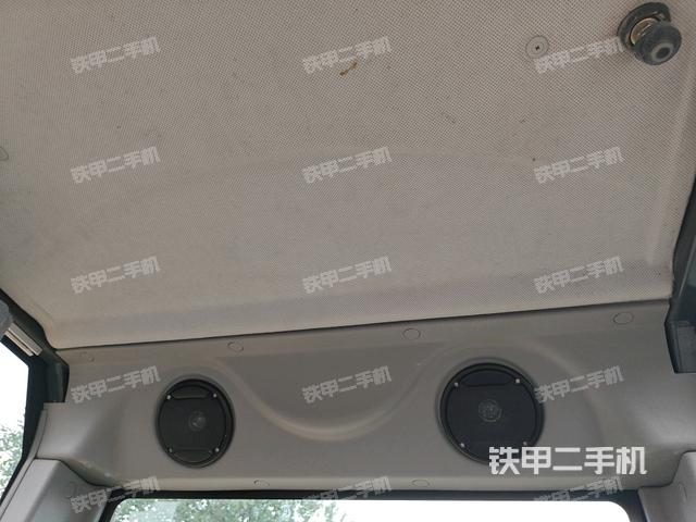 座椅右側控制臺/鑰匙門/油門/含右手柄(駕駛室部分) 座椅右側控制臺/鑰匙門/油門/含右手柄(駕駛室部分)