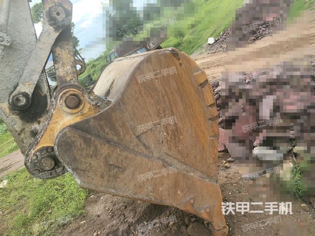 小臂整體左后(工作和回轉(zhuǎn)裝置) 小臂整體左后(工作和回轉(zhuǎn)裝置)